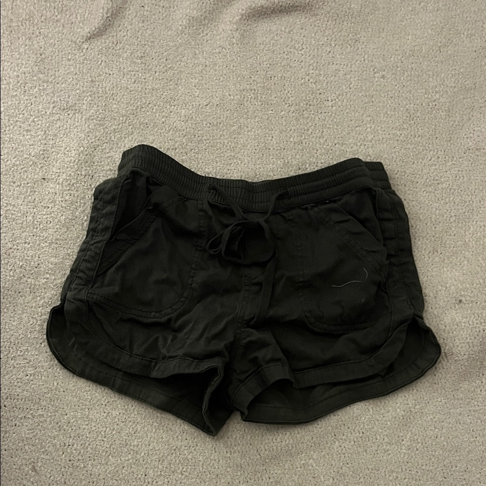 dark army green Shorts!